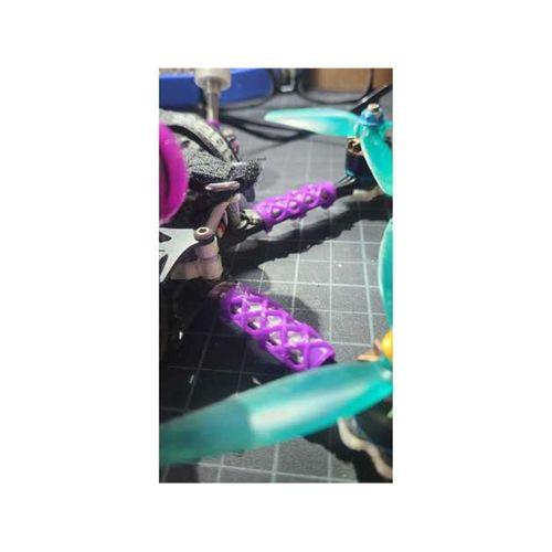 Evrensel FPV Kol Kablo Koruyucu Racewire LED Zipties Gerektirmez (Bu ürün Sadece Plastik parçadır - Almadan Önce Soru Sorabilirsiniz)