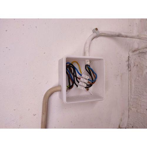 Çıtçıt Kapaklı Şık Elektrik Buat Kutusu (Bu ürün Sadece Plastik parçadır - Almadan Önce Soru Sorabilirsiniz)