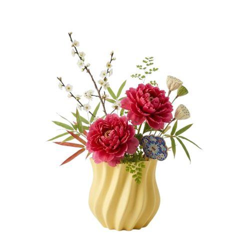 3d Kıvrımlı Sarı Vazo Modern Dekoratif Ev Aksesuarı Şık Tasarım