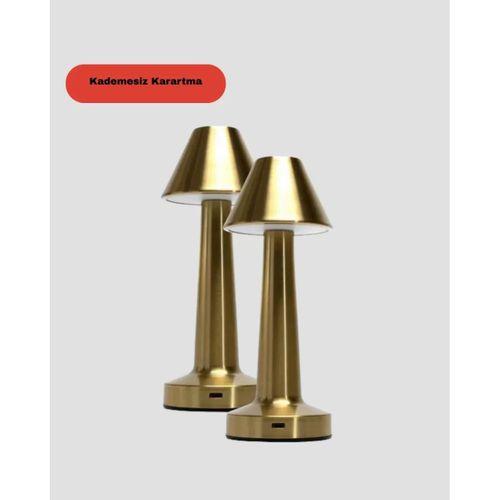Üçgen Masa Lambası