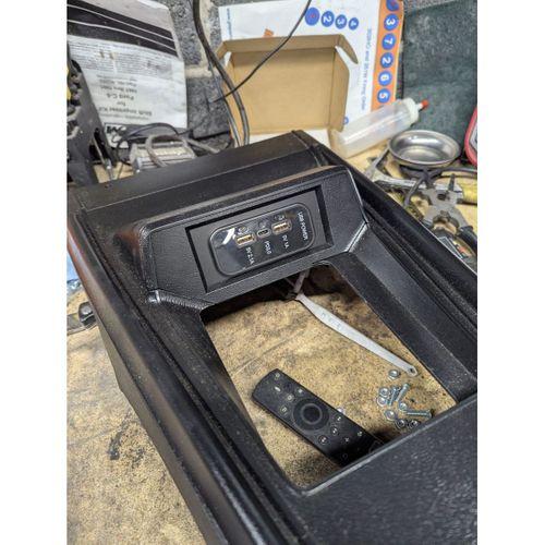 1971-73 Mustang Konsolu Saat USB Dolgu-6894237