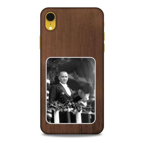 Apple iPhone XR Kılıf Atatürk (35) Fit Design Kılıf Kahverengi Duvar
