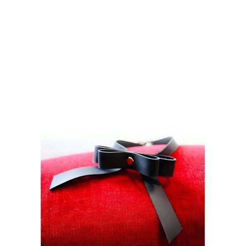 Fiyonklu Arkadan Bağlamalı Şık Deri Choker Boyun Aksesuar