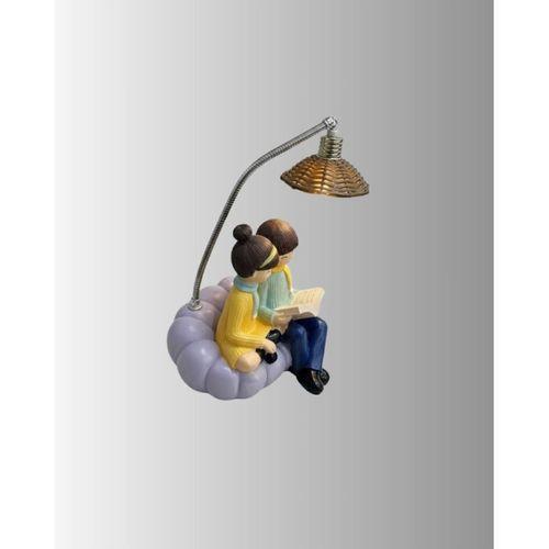 Kitap Okuyan Çift Figürlü Gece Lambası Romantik Dekoratif Masa Lambası