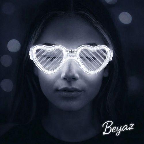 Beyaz LED Işıklı Kalp Gözlük – 3 Modlu Parti &amp;