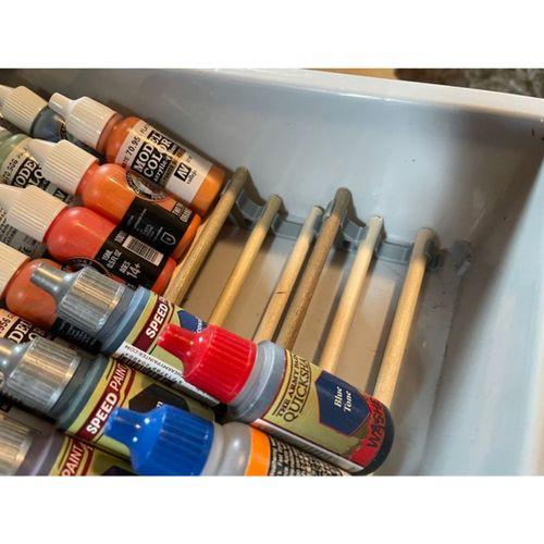 Damlalık Boya Şişesi Rafı İstenilen Uzunluk REMIX 1/4 Dübel 3D Baskı (Bu ürün Sadece Plastik parçadır - Almadan Önce Soru Sorabilirsiniz)