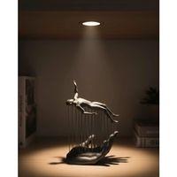 3d El Üzerinde İnsan Figürü Gri Minimal Masa Üstü Dekor