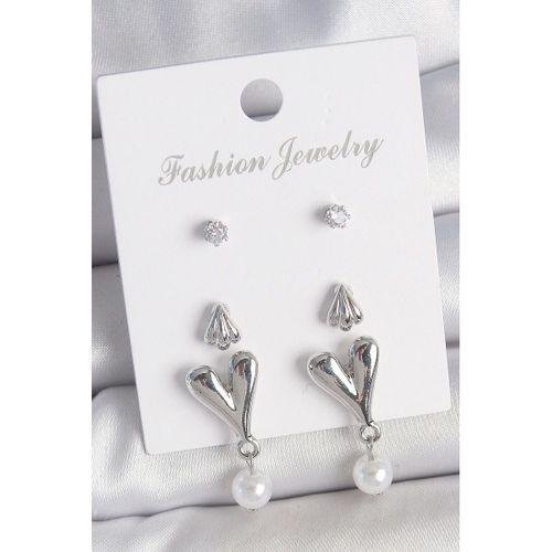 Pirinç Gümüş Renk Zirkon Taşlı Sallantılı Kalp Model 3 Çift Kadın Küpe Seti