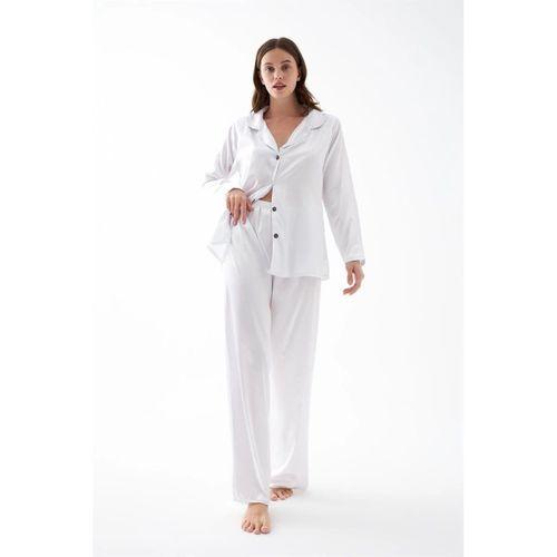 Kadın Beyaz Oversize Saten Pijama Takımı – Rahat Kesim Şık Ev Giyim Seti