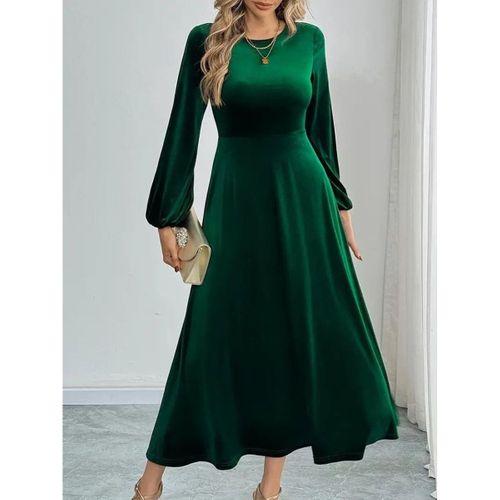 Kadın Uzun Kollu Bisiklet Yaka Midi Kadife Elbise