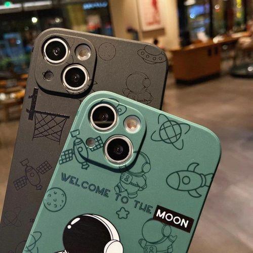 iPhone 13 Uyumlu Sevimli Astronot Desenli Premium Silikonlu Lansman Telefon Kılıfı