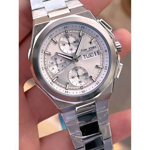 Tom Jones Bileklik Hediyeli Çelik Kordon 3 Atm Suya Dayanıklı 2 Yıl Garantili Erkek Kol Saati 10046.1