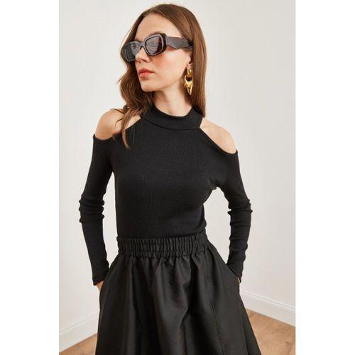 Kadın Uzun Kollu Omuz Dekolteli Kaşkorse Kumaş Bluz