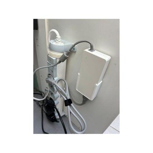 Freebox Yeni Güç Kaynağı Tutucu (Bu ürün Sadece Plastik parçadır - Almadan Önce Soru Sorabilirsiniz)