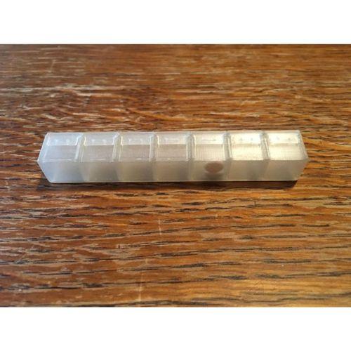 Düşük Ayak İzine Sahip Haftalık İlaç Kutusu (Bu ürün Sadece Plastik parçadır - Almadan Önce Soru Sorabilirsiniz)