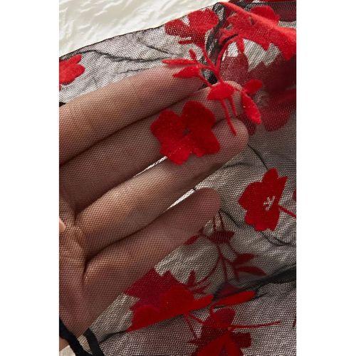 Çiçek Desenli Siyah Transparan Şortlu Gecelik