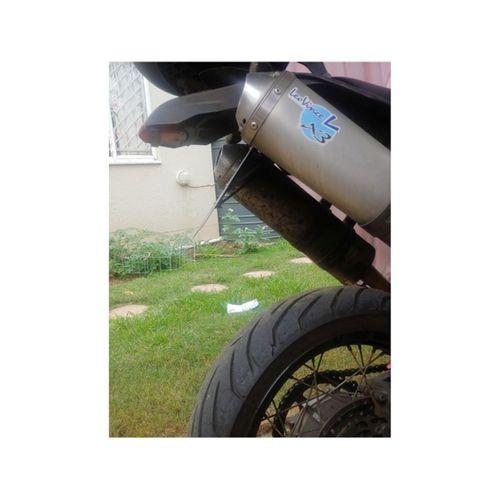 XT660X Plaka Tutucu Arka Düzenleyici (Bu ürün Sadece Plastik parçadır - Almadan Önce Soru Sorabilirsiniz)