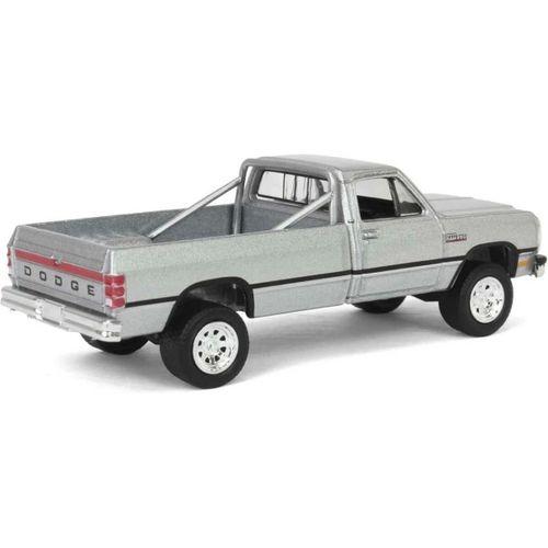 Eğitici Oyuncak Greenlight 1/64 All-Terrain Series 16- 1992 Dodge Ram D250 Power Ram