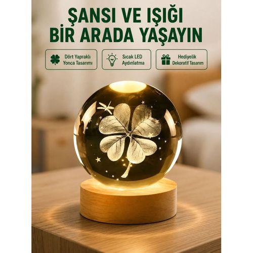 Yonca Figürlü Cam Küre Usb Işıklı Ahşap Tabanlı Dekoratif Masa Lambası