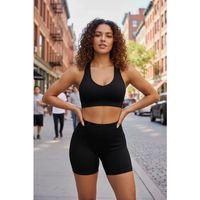Kadın Siyah Fit Görünümlü Yüksek Bel Spor Crop Top Şort Takımı