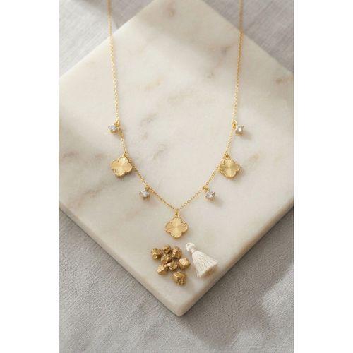 Pirinç Gold Renk Zirkon Taşlı Yonca Model Kadın Kolye
