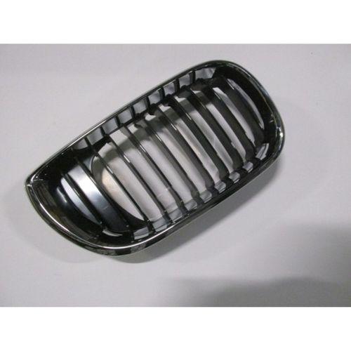 Bmw 3 Seri E46 Sd 2002 2005 Ön Panjur Sağ Siyah/Nikelaj Çerçeveli  51137030546