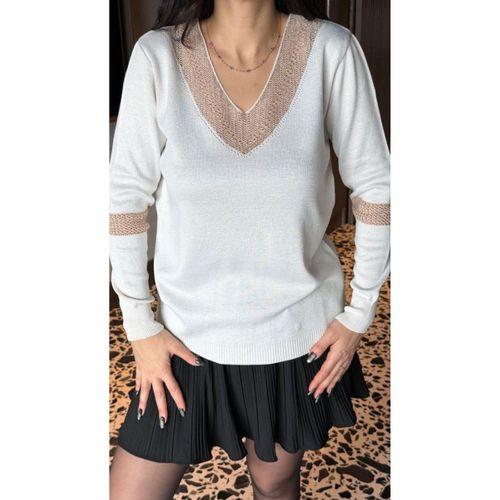 Kadın V Yaka Uzun Kollu Gold Işleme Detay Bluz