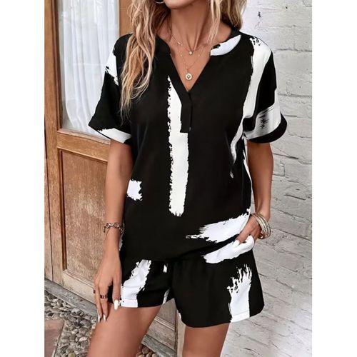Kadın Kısa Kollu V Yakalı Desenli Bluz Ve Short Ikili Süprem Takım