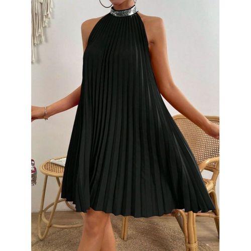 Kadın Balıkçı Yaka Omuzlardan Açık Pılelı Kısa Janjan Krep Elbise