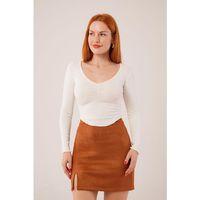 Geniş Yaka Beyaz Basic Body Bluz