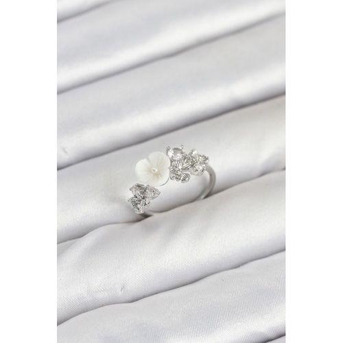 Pirinç Gümüş Renk Çiçek Model Zirkon Taşlı Kadın Yüzük