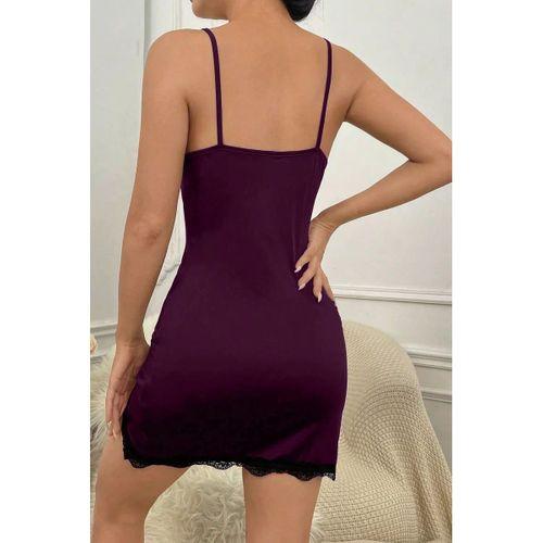 Kadın Mor Göğsü Ve Bacakları Dantelli Yırtmaçlı Şık Gecelik