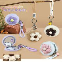 Papatya Tasarımlı Peluş Cep Aynası