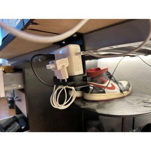 Macbook 87W Şarj Cihazı Tutucu 3D Baskı (Bu ürün Sadece Plastik parçadır - Almadan Önce Soru Sorabilirsiniz)