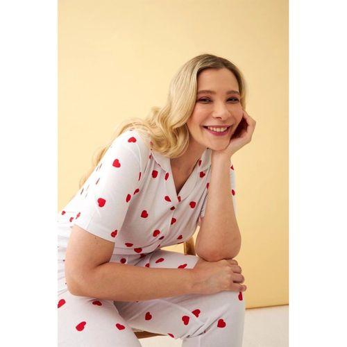 Kadın Beyaz Kırmızı Kalp Desenli Önden Düğmeli Büyük Beden Pijama Takımı