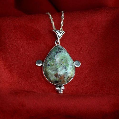 Damla Gümüş Çerçeve Kadın Zümrüt Kolye