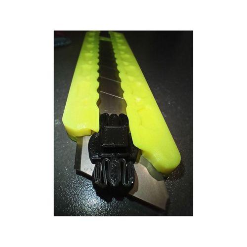 AVE OLFA Bıçak Tutucu Yay Mod 3D Baskı (Bu ürün Sadece Plastik parçadır - Almadan Önce Soru Sorabilirsiniz)