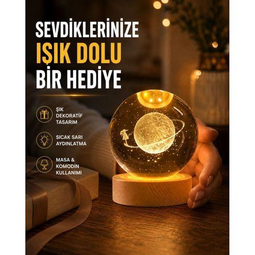 Ahşap Standlı Sarı Işıklı Dekoratif Küre Kız Figürü Tasarım