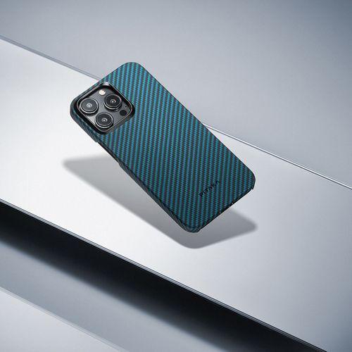 Apple iPhone 15 Pro Kılıf M-safe Şarj Özellikli 1500D Aramid Fiber Pitaka Ultra-Slim Classic Serisi Black-Blue Twill Kapak