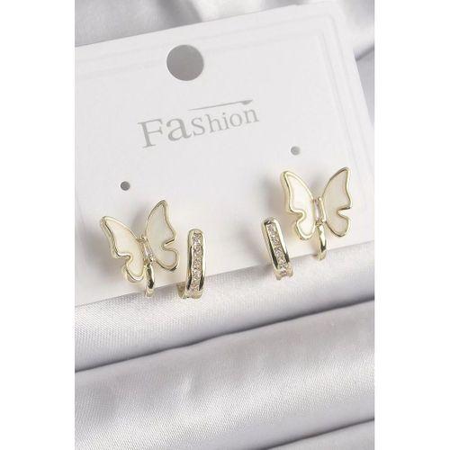 pilelistore Pirinç Gümüş Renk Zirkon Taş Detaylı Beyaz Sedefli Kelebek Model Kadın Küpe - TJ-BKP9868