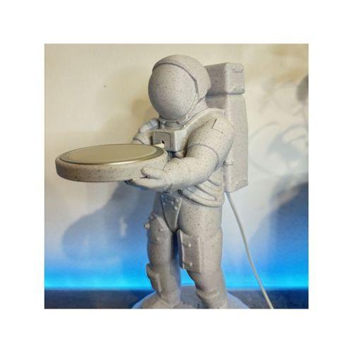 Astronot Magsafe Şarj Cihazı Tutucu (Bu ürün Sadece Plastik parçadır - Almadan Önce Soru Sorabilirsiniz)