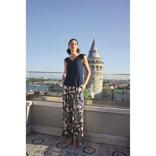 Yaprak Desenli Ve Dantelli 3'lü Pijama Takımı