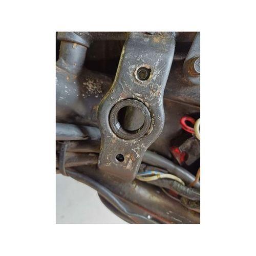 KLR 650 Gen 1 Yakıt Deposu Somunu Tutucu (Bu ürün Sadece Plastik parçadır - Almadan Önce Soru Sorabilirsiniz)