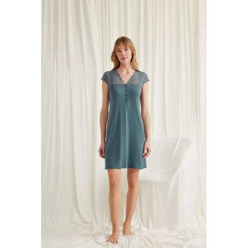 Kolu Omzu Ve Yakası Dantelli Önü Düğmeli Gecelik