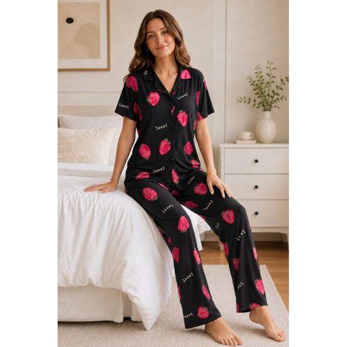 Kadın Pijama Takımı - Çilek Desenli Kısa Kollu Gömlek Yaka Milan Kumaş, Siyah