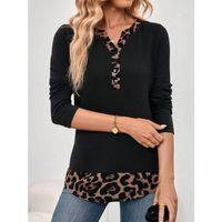Kadın Uzun Kollu Yakadan Düğmeli Leopar Detaylı Kaşkorse Bluz