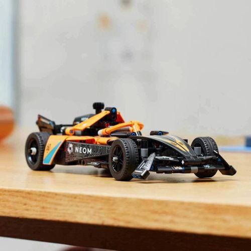 Technic NEOM McLaren Formula E Yarış Arabası 42169