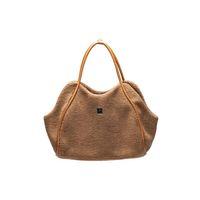 Beeztees DBL Köpek Taşıma Çantası, Yıkanabilir, 6,5Kg'ye kadar, Sütlü Kahve, 43x15x35cm