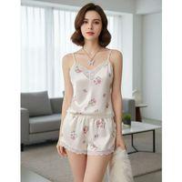 Kadın Ekru Gül Desenli Askılı Dantel Detaylı Pijama Takımı Şık Ve Rahat Tasarım