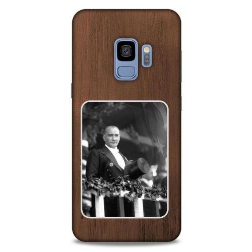 Samsung Galaxy S9 Kılıf Atatürk (35) Fit Design Kılıf Kahverengi Duvar